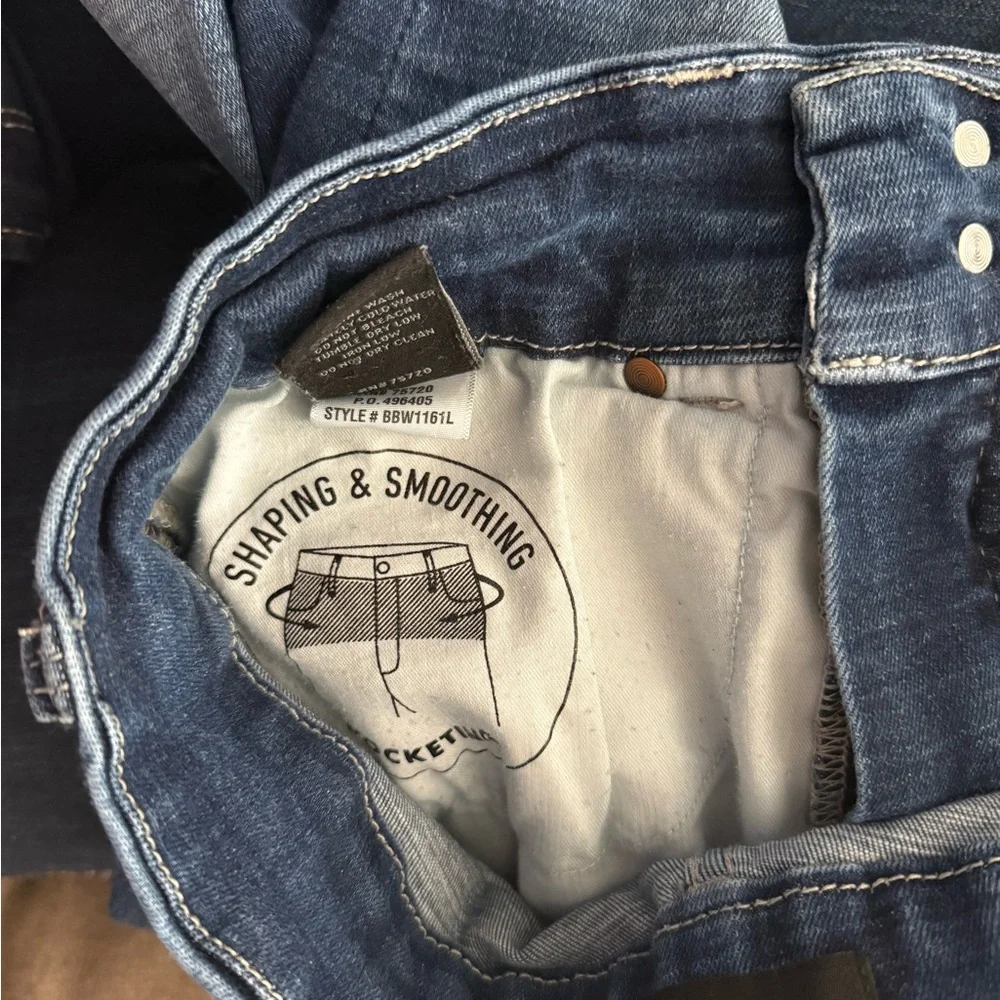 Women's Blue Jeans - Picture 4 of 5